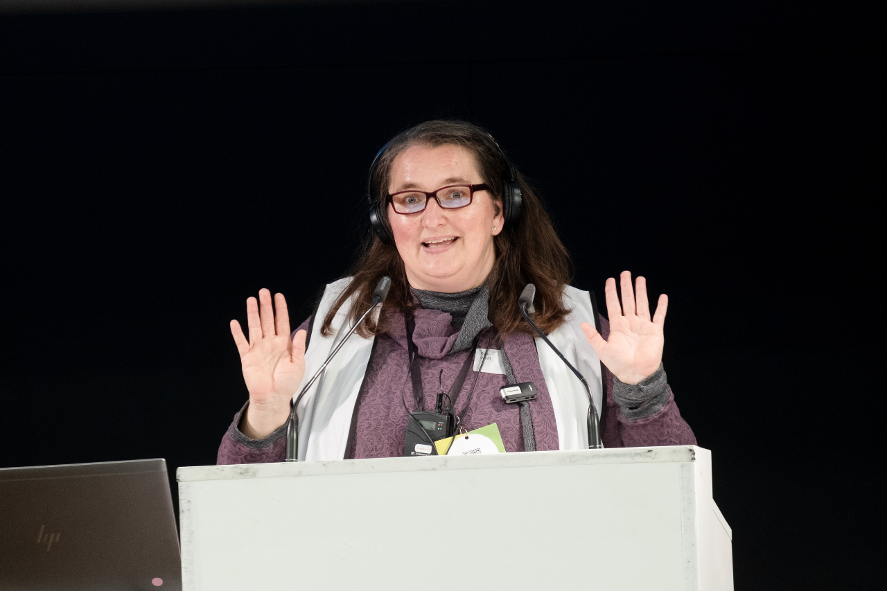 Eva Weiß bei ihrem Vortrag beim Forum Citizen Science